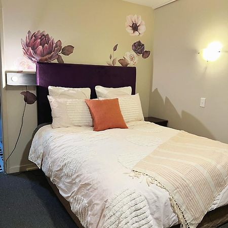כרייסטצ'רץ' Cosy Motel Studio Apartment In Central City-Up To 2 Beds מראה חיצוני תמונה